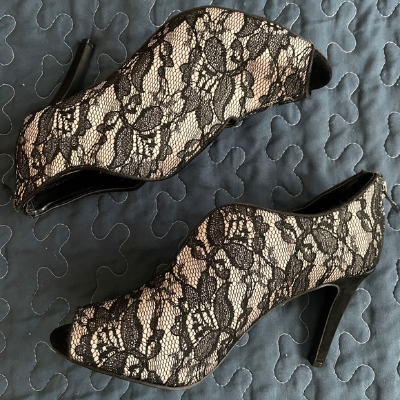 Cato Beautiful blk lace w/cream open toe - Picture 1 of 6